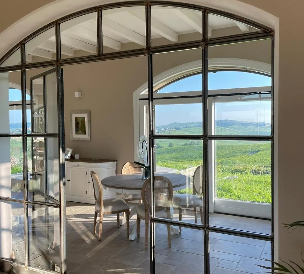 Villa Chloe Montecalvo Versiggia İtalya
